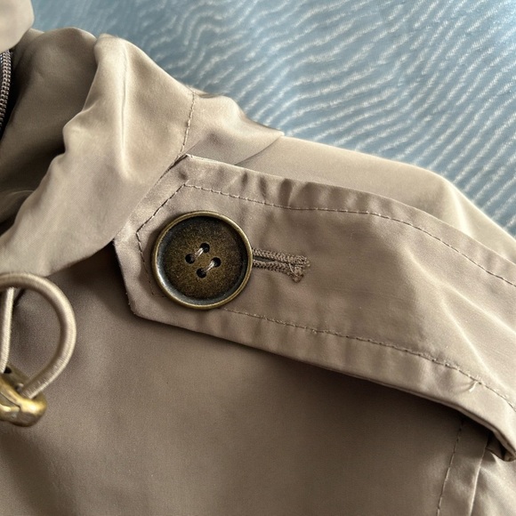 London Fog Woman’s  Beige Military Jacket style - size large- hood, pockets- - Picture 9 of 16